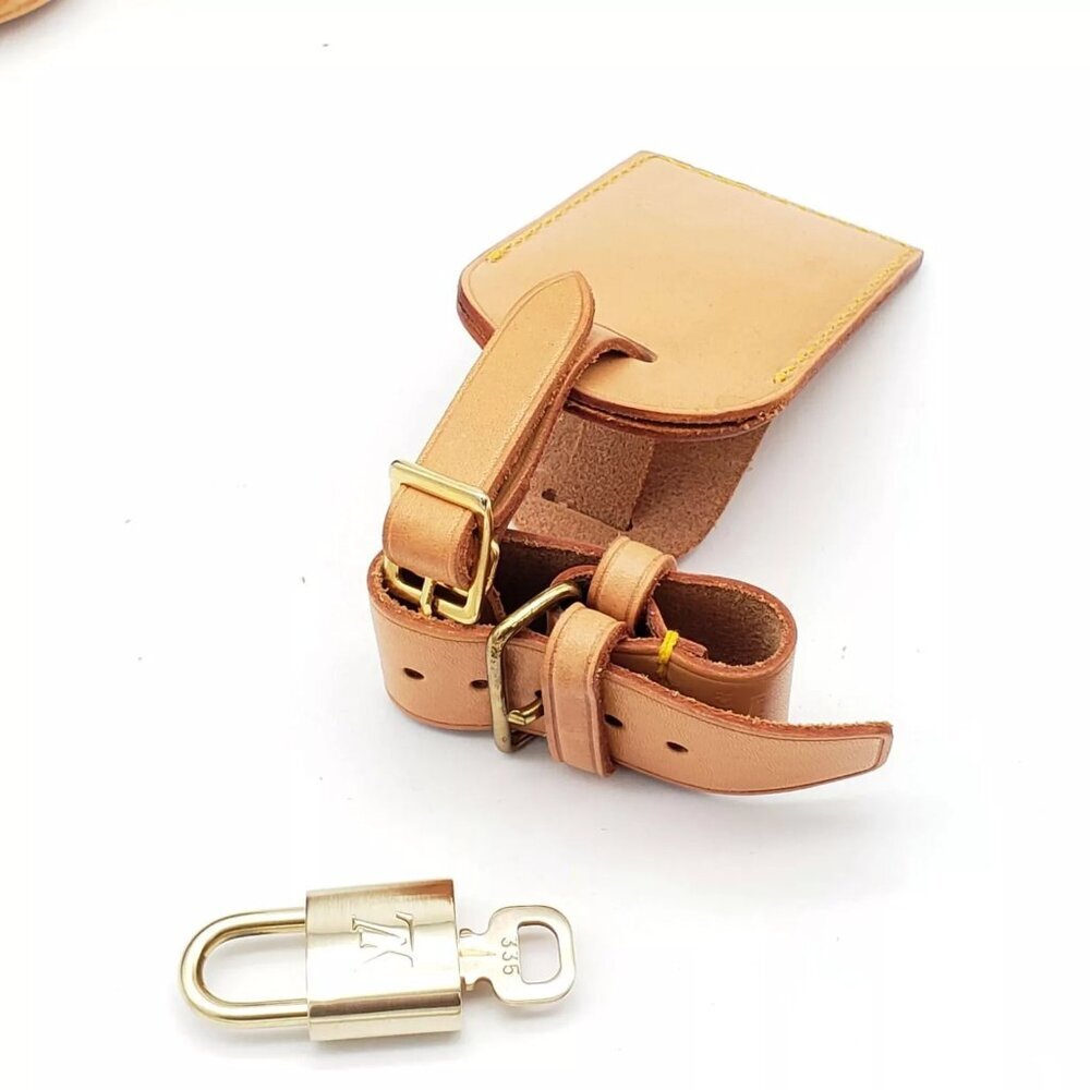 Authentic Louie Vuitton Luggage tag/Nametag with Gold Padlock and Key Shiny - Picture 11 of 11